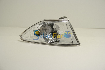 Поворотник правый TOYOTA CARINA 210 98-01 с патрон.
