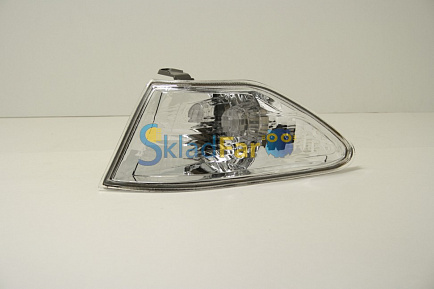 Поворотник левый TOYOTA CARINA 210 98-01с патрон