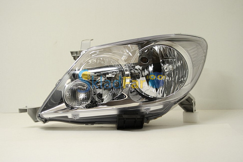 Фара левая TOYOTA FORTUNER 04-07     