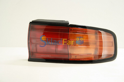 Фонарь задний правый TOYOTA CAMRY 10 92-95   