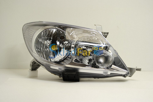 Фара правая TOYOTA FORTUNER 04-07  