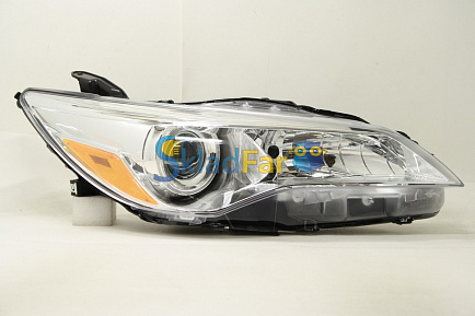 Фара правая TOYOTA CAMRY 15- USA