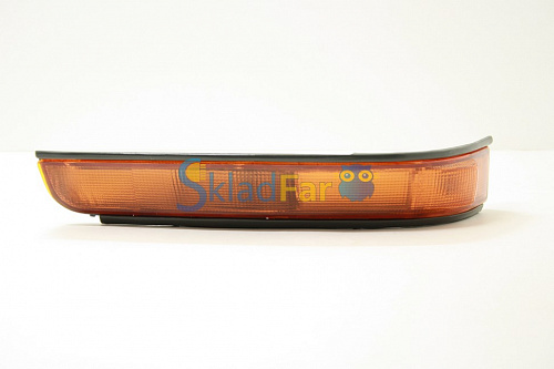 Поворотник нижний левый TOYOTA HIACE 94-04