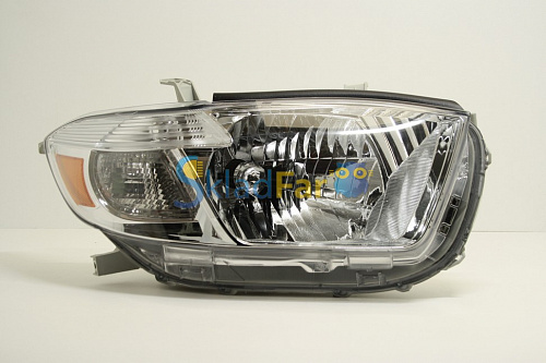 Фара правая TOYOTA HIGHLANDER 08-10 с коррек   
